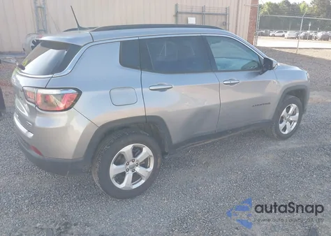 2018 Jeep Compass Latitude 4X4 из США, поврежденный, VIN 3C4NJDBB2JT117009